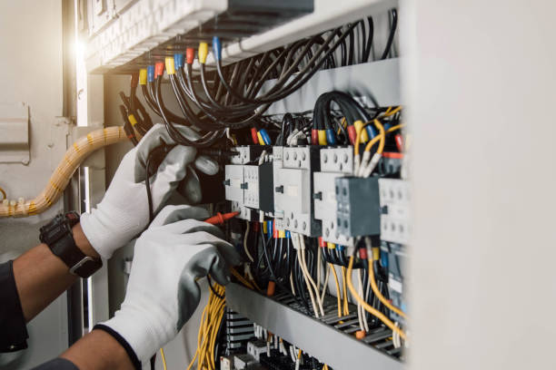 Best 24-Hour Electrician  in Des Moines, IA
